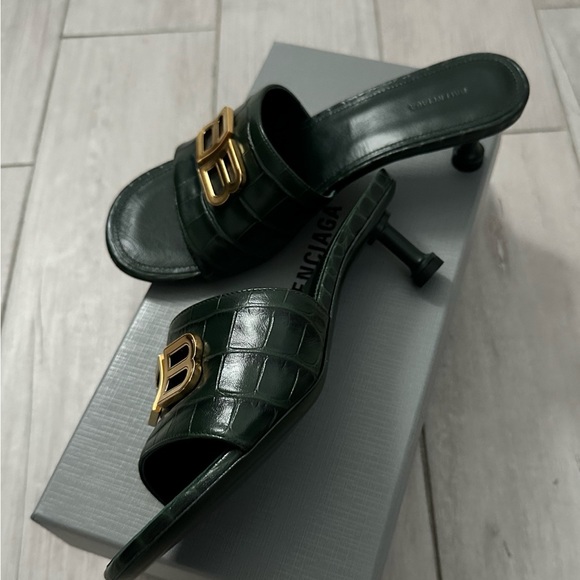 Balenciaga sandals brand new size 36.5 (6.5 US) comes in original packaging - Picture 4 of 7